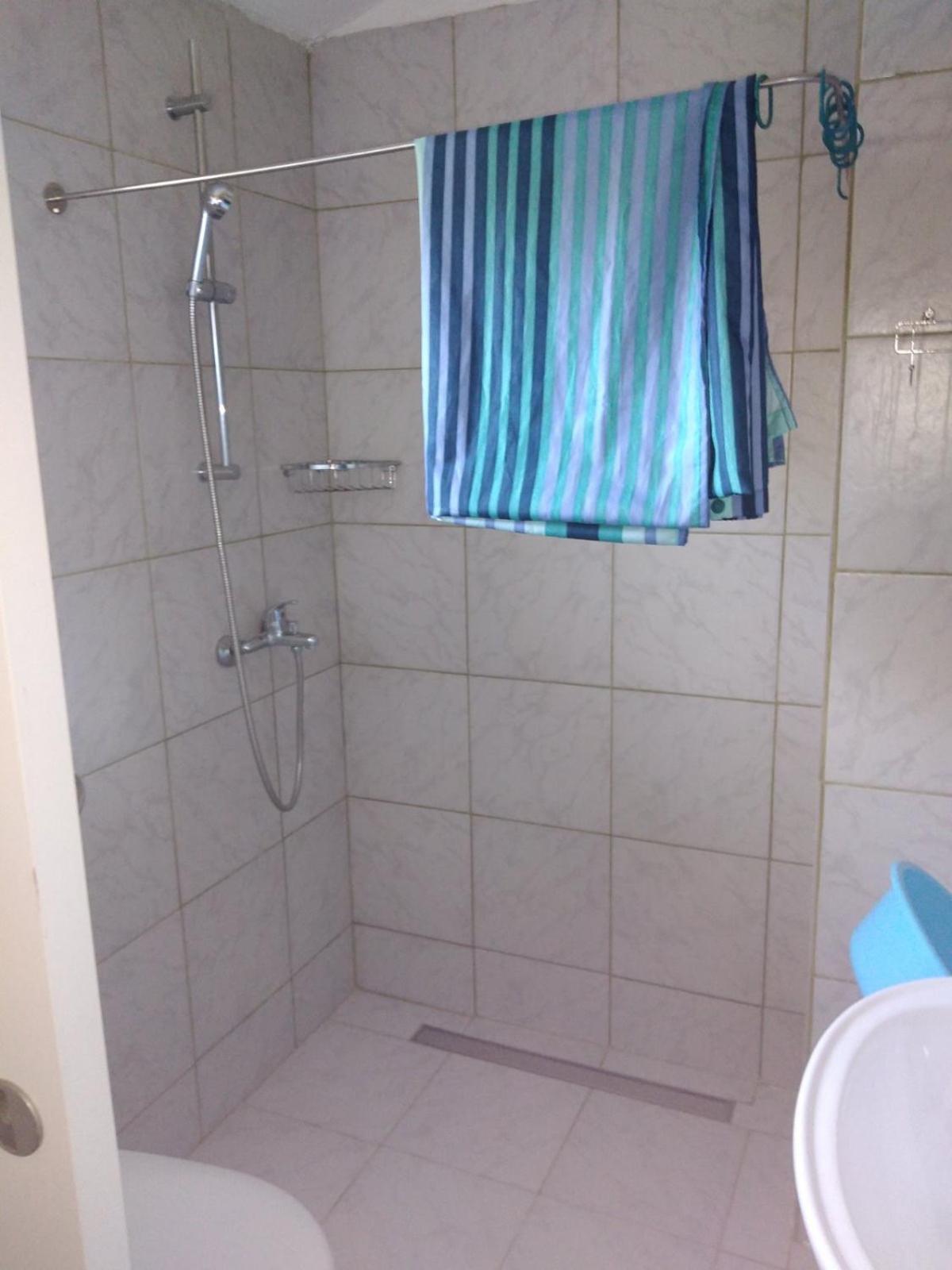 Apartment Zola Горни Карин Екстериор снимка